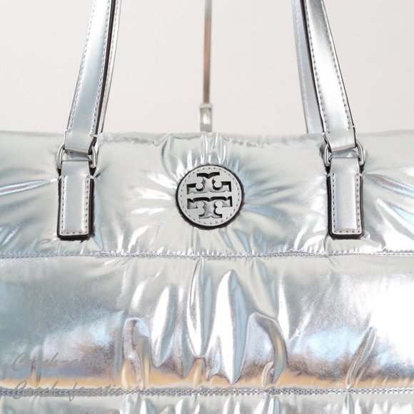 $398New with Tag 💯 Tory Burch Ella Nylon Quilted Tote Large Shoulder Bag Silver - Picture 4 of 6